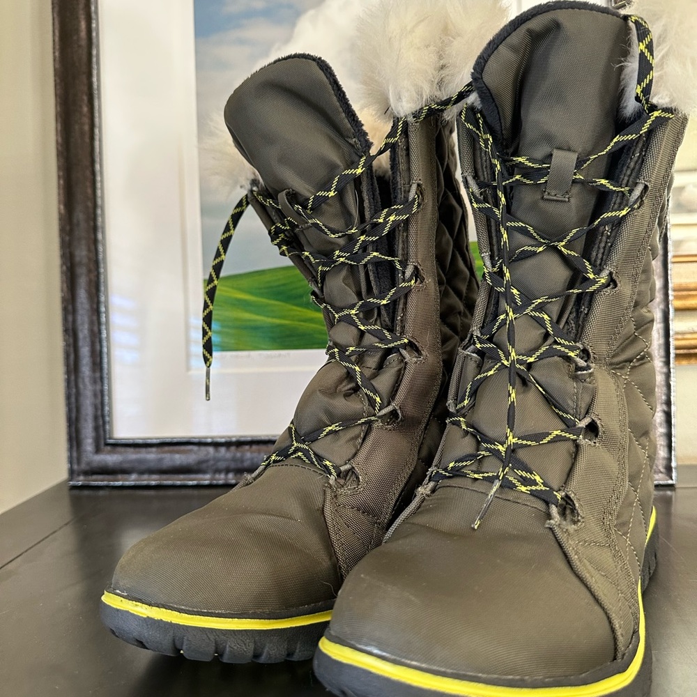 Sorel Cozy Cate Women’s Snow Boot 8